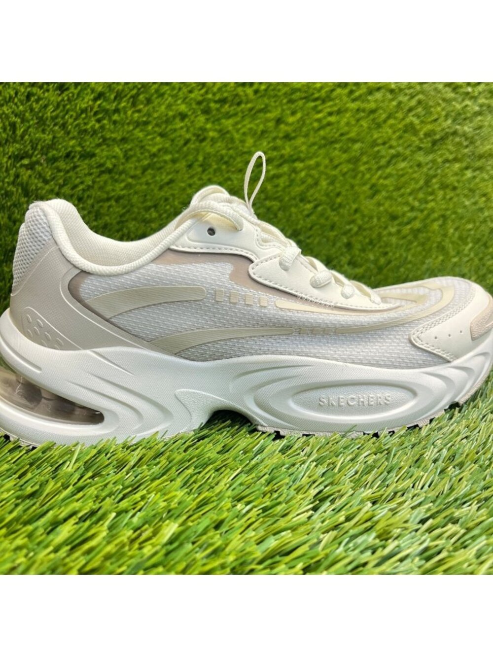Skechers Uno Ryze Womens Size 8 Beige Athletic Running Walking Shoes Sneakers